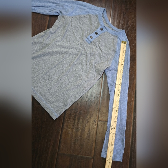 Arizona Jean Co Gray and Blue Henley Shirt - Picture 5 of 10